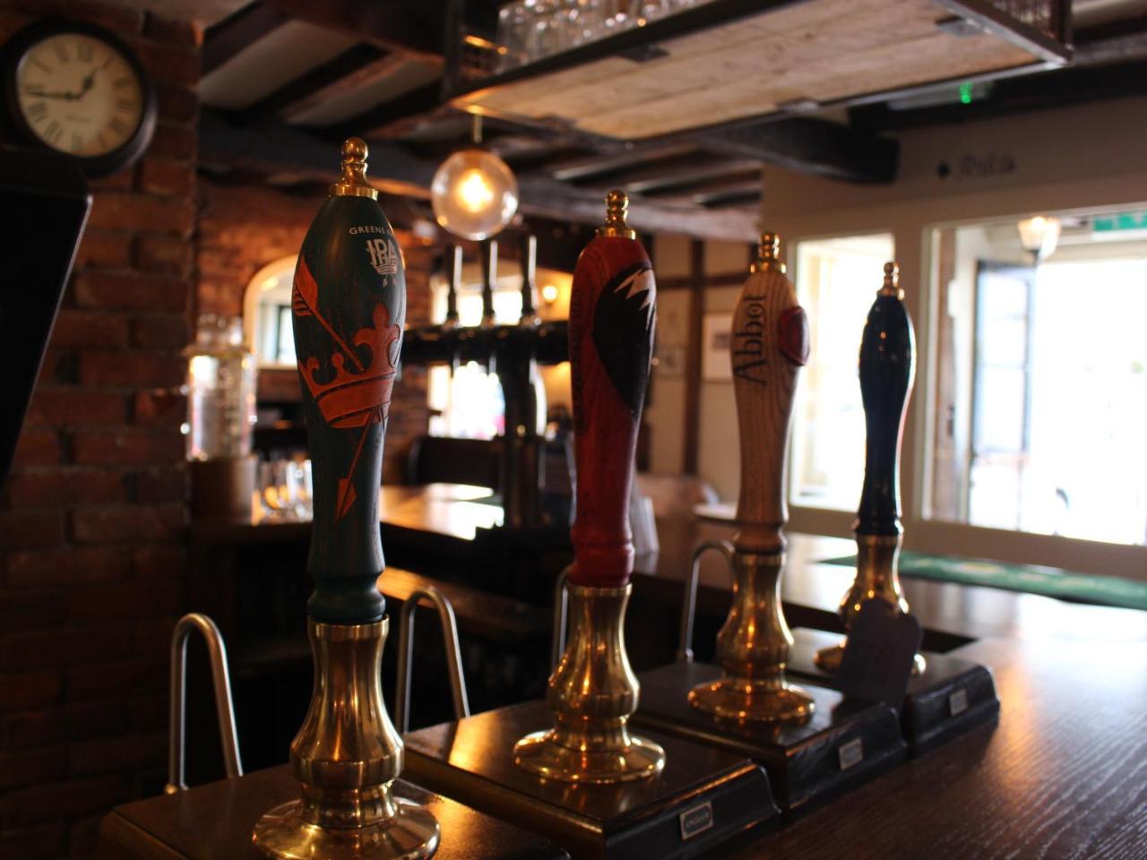The Bell Hotel 克莱尔 外观 照片