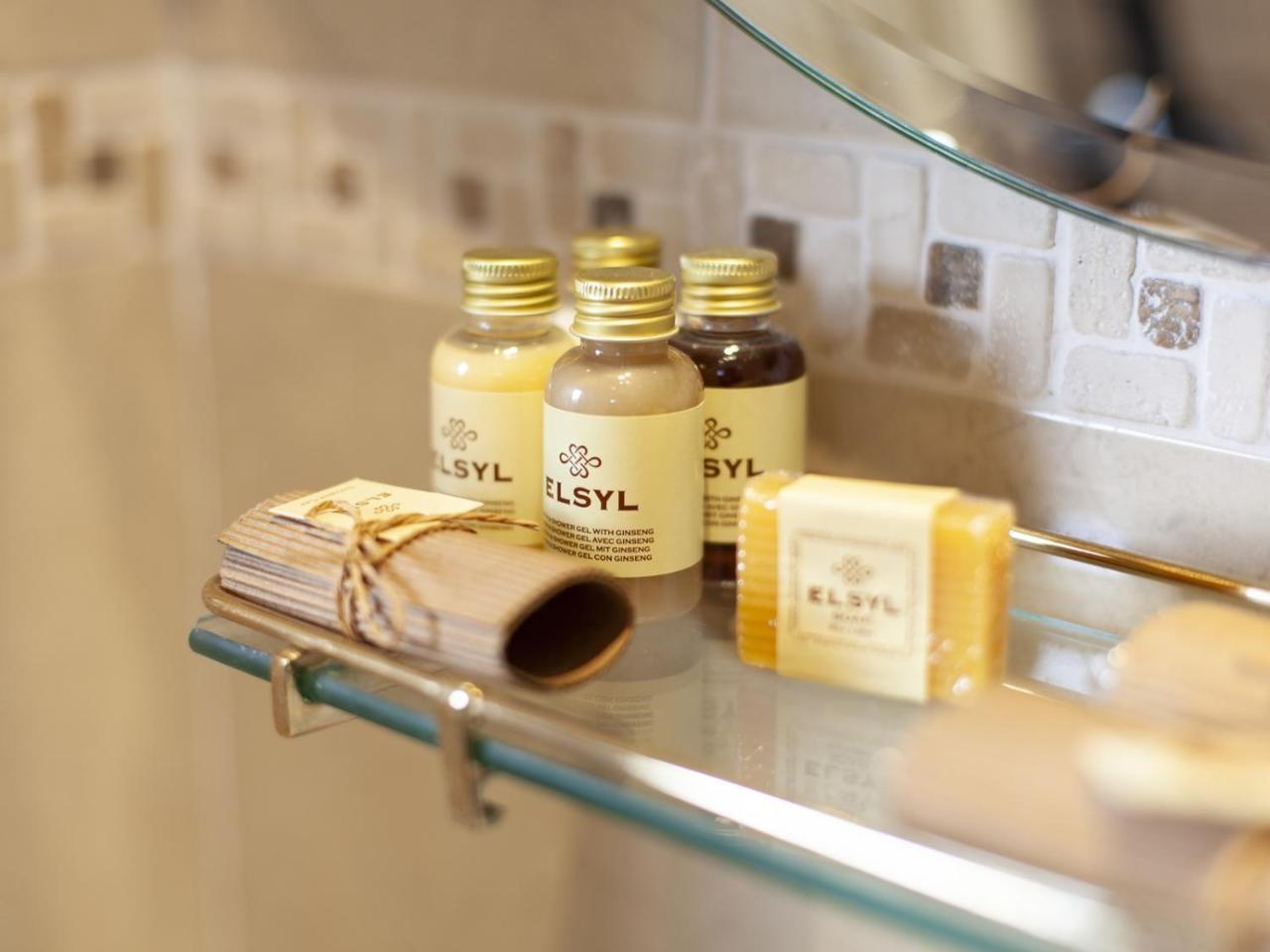 The Bell Hotel 克莱尔 外观 照片